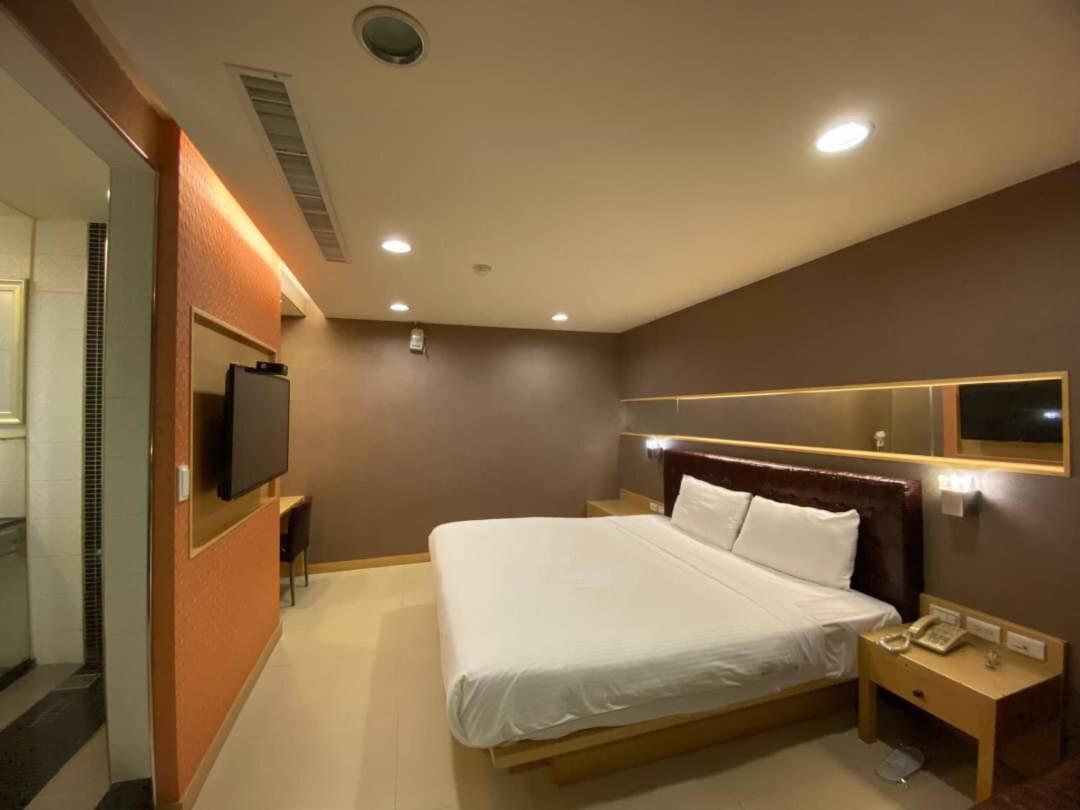 Love Hotel Pingtung Экстерьер фото