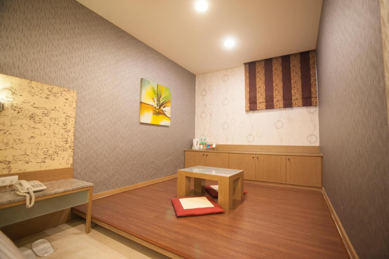 Love Hotel Pingtung Экстерьер фото